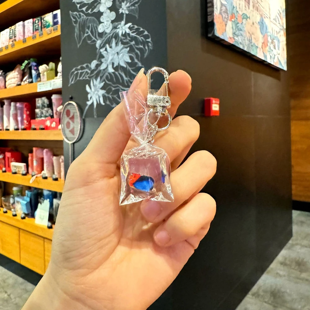 2025 New Trend Coral Fish Bag Resin Charm Ocean Transparent Small Fish Keychain Car Key Decoration Gift Key Ring Wholesale