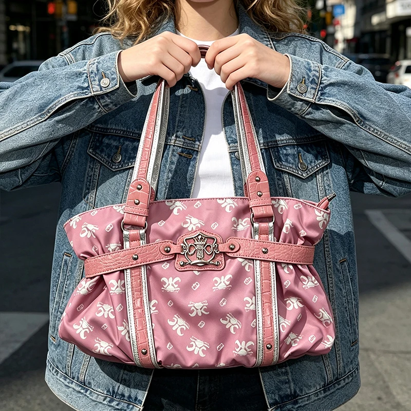 Vintage Y2k Pink Shoulder Bag Silver Embossed Pattern Metal Badge Decor Heart Charm Pendant Retro Stylish Casual Carry Handbag