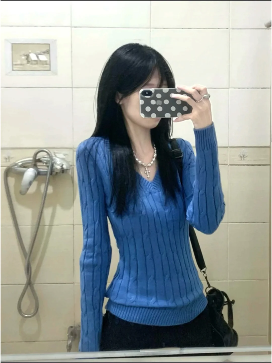 Korean Style Minimalist V-Neck Long Sleeve Knitted Sweater Women's Slimming Waist-Cinching Autumn New Arrival Layering Top