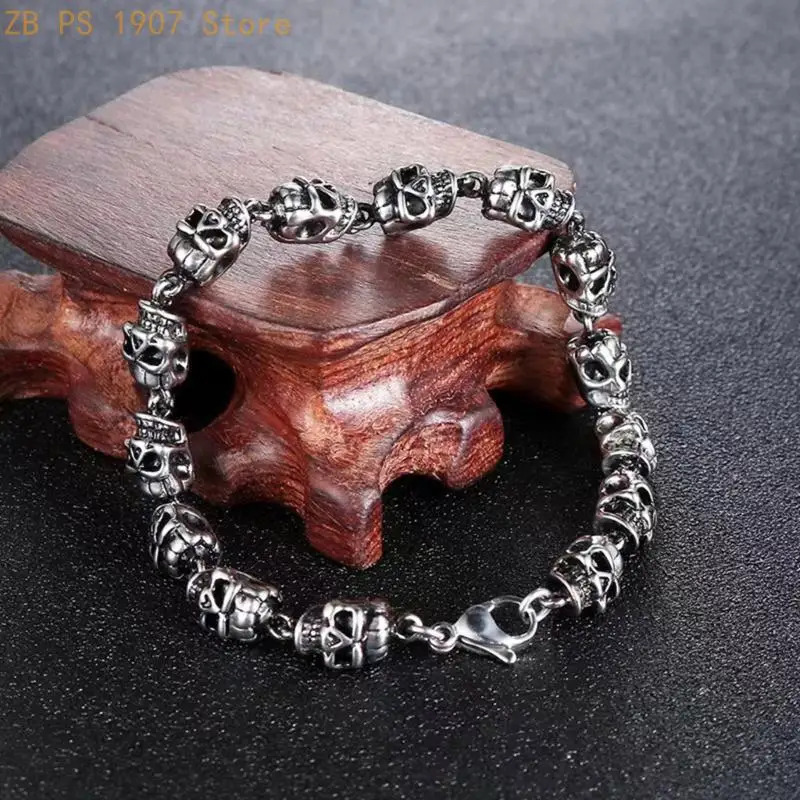 Stylish Skull Bracelet Fashionable for Motorcycle Riders And Music Lovers 55KA