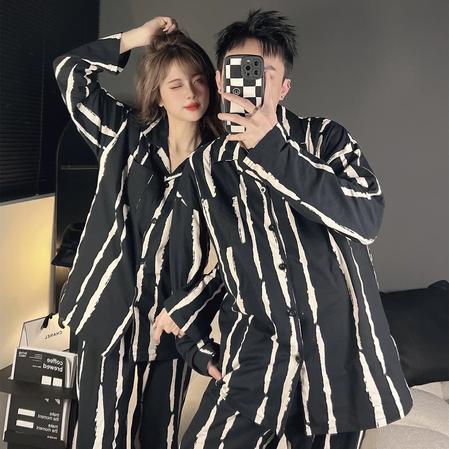 

Korea ins black striped couple pajamas spring and autumn pure cotton thin section men's and women's long-sleeved home clothes