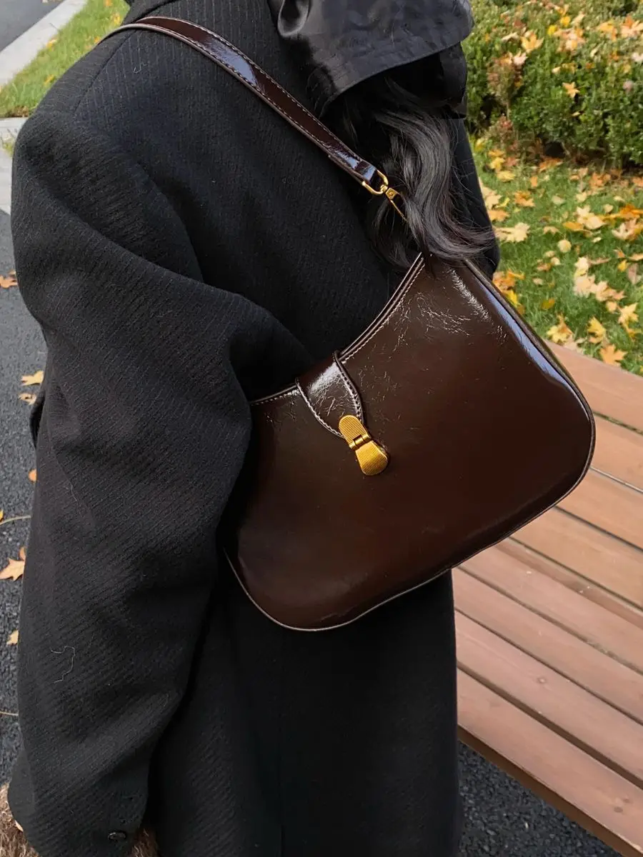 حقيبة مربعة صغيرة للنساء ريترو 2025 تسوق جديد للتنقل محفظة بكتف واحد متعددة الاستخدامات حقائب كروس ذات سعة كبيرة