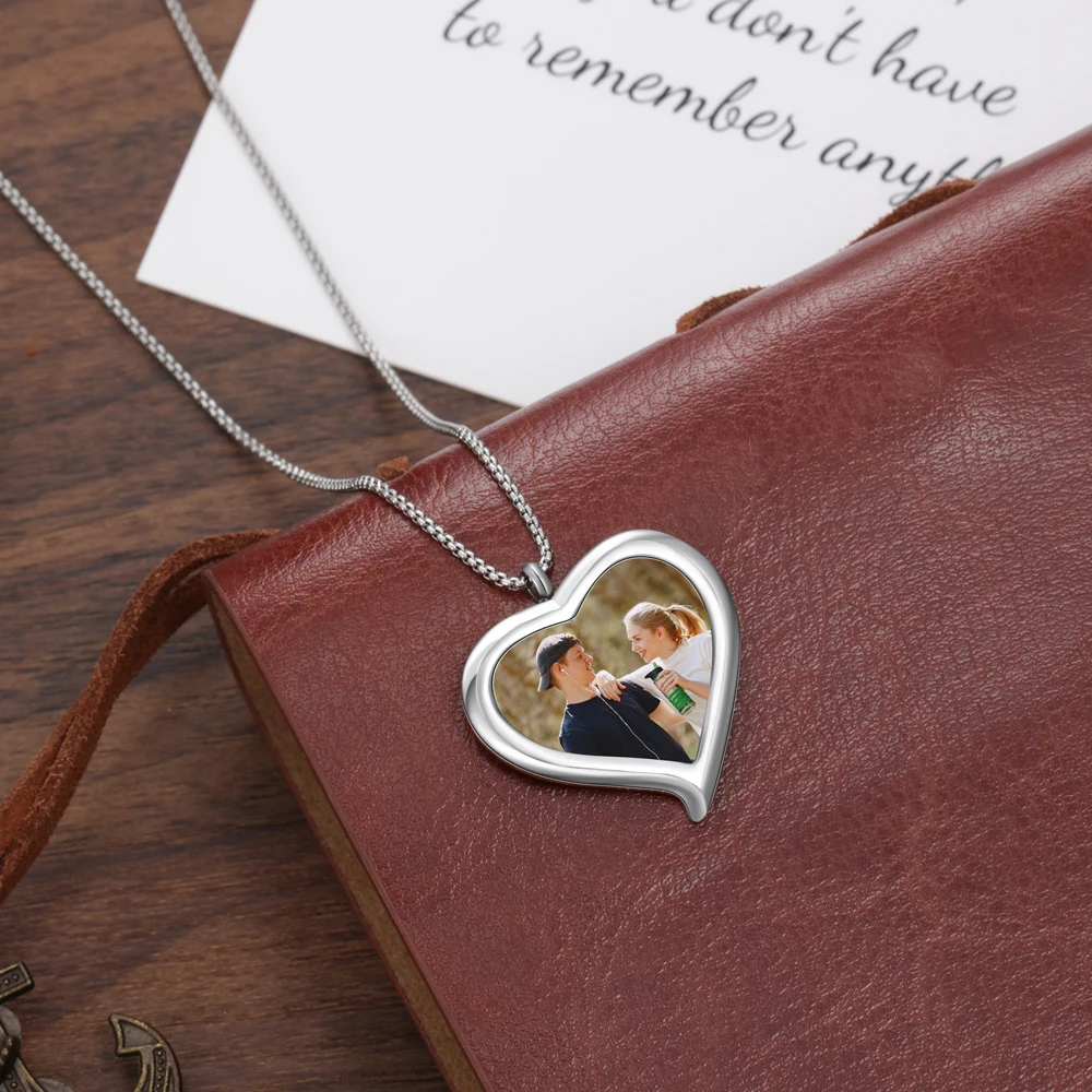 Mothers Day Custom Photo Necklace Love Heart Pictures for Women Mom Grandma Stainless Steel Pendant Memorial Gifts Keepsake