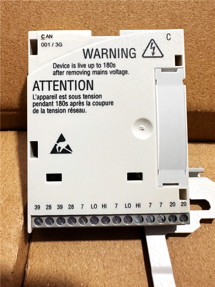 وحدة الاتصالات الأصلية Lenze IO E82ZAFCC E82ZAFCC001 E82ZAFCC010 E82ZAFCC100 E82ZAFC E82ZAFCC201 E82ZAFCC210