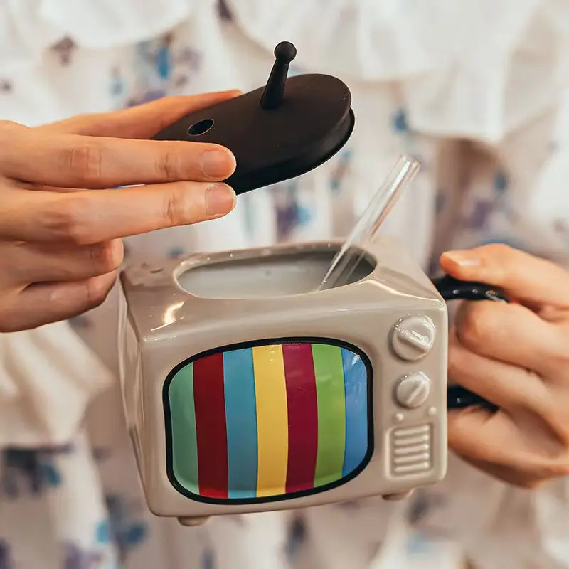 Creative Retro 3D Television Ceramic Coffee Mugs TV Shape Milk Beer Mugs with Cover Household Cup Exquisite Drinking Drinkware