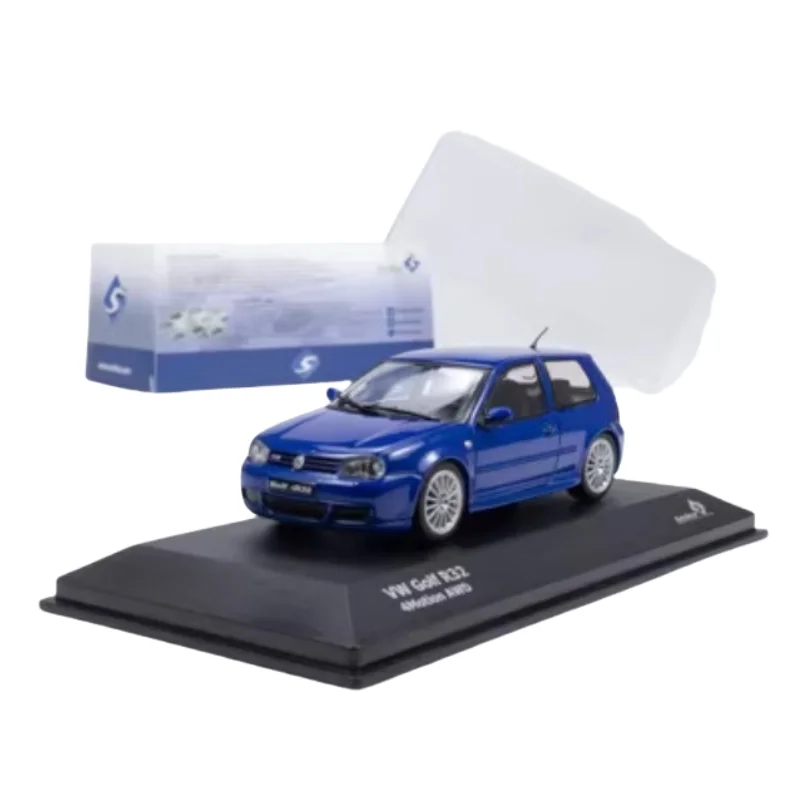 1:43 Volkswagen R32 GOLF VW silver and blue alloy model, children\'s collection of decorative toys, holiday gifts for children.