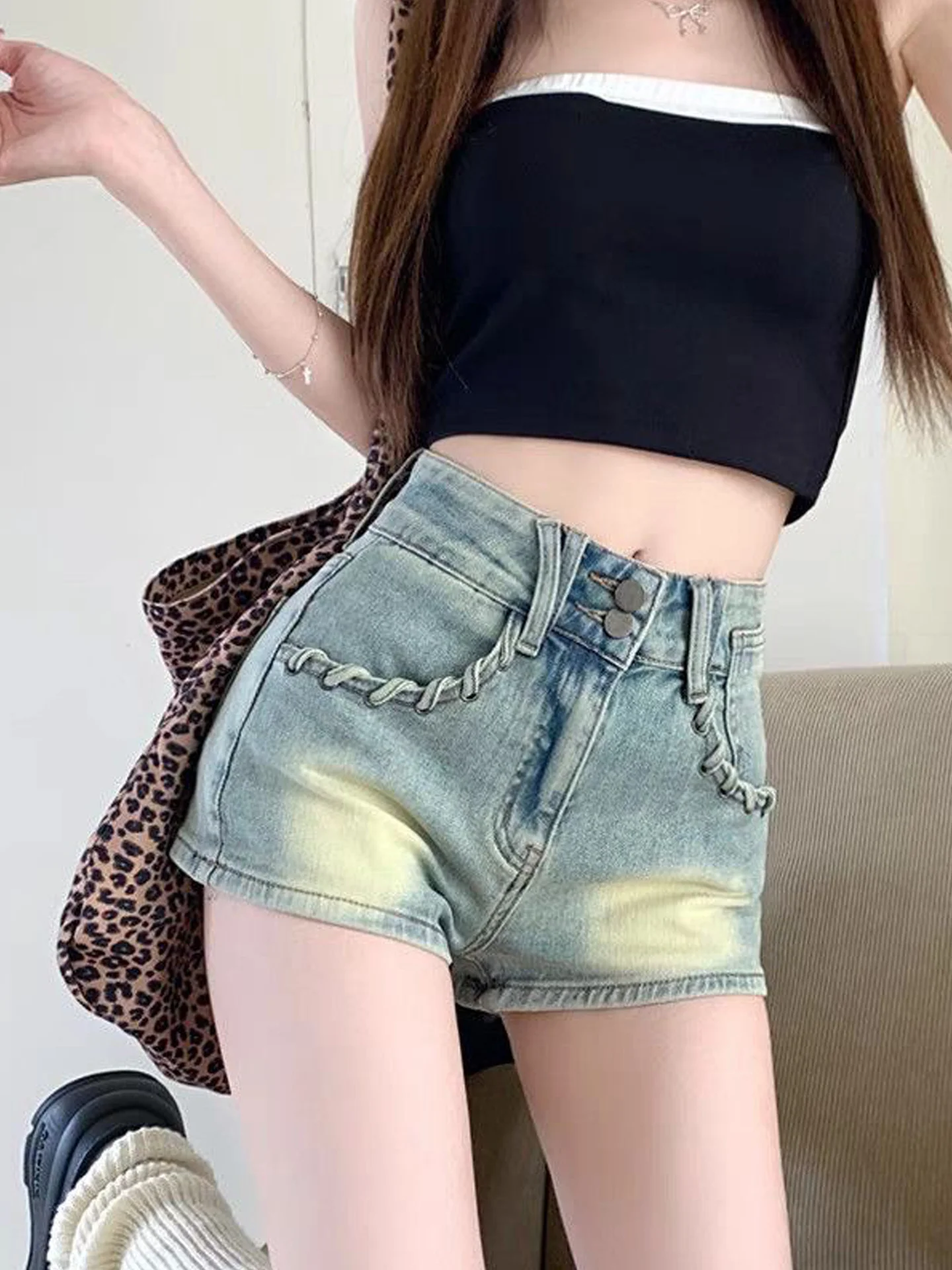 

Korean Style Washed Denim Shorts Women's Summer New Retro Fashion Straight Leg Pocket Decorated Hot Girl Jeans High Waist