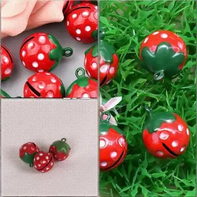 

10pcs Strawberry Shaped Iron Bells for Pets Cartoon Design Cat Dog Necklace Comfortable Daily Use Quick Release Buckle