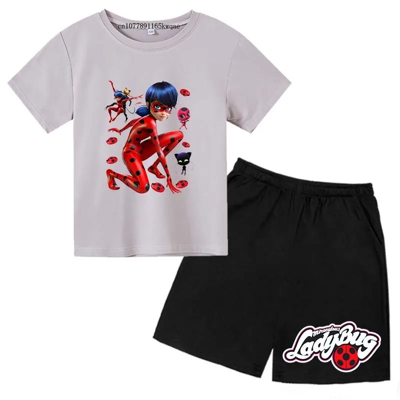 子供のための漫画てんとう虫プリントスポーツスーツ、Oネック服セット、通気性のあるTシャツとショーツ、2〜13歳の子供の衣装、夏、ホット、2個