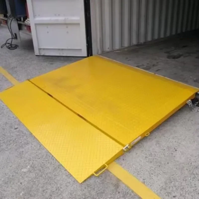 Heavy duty steel dock board provide loading and unloading capabilities