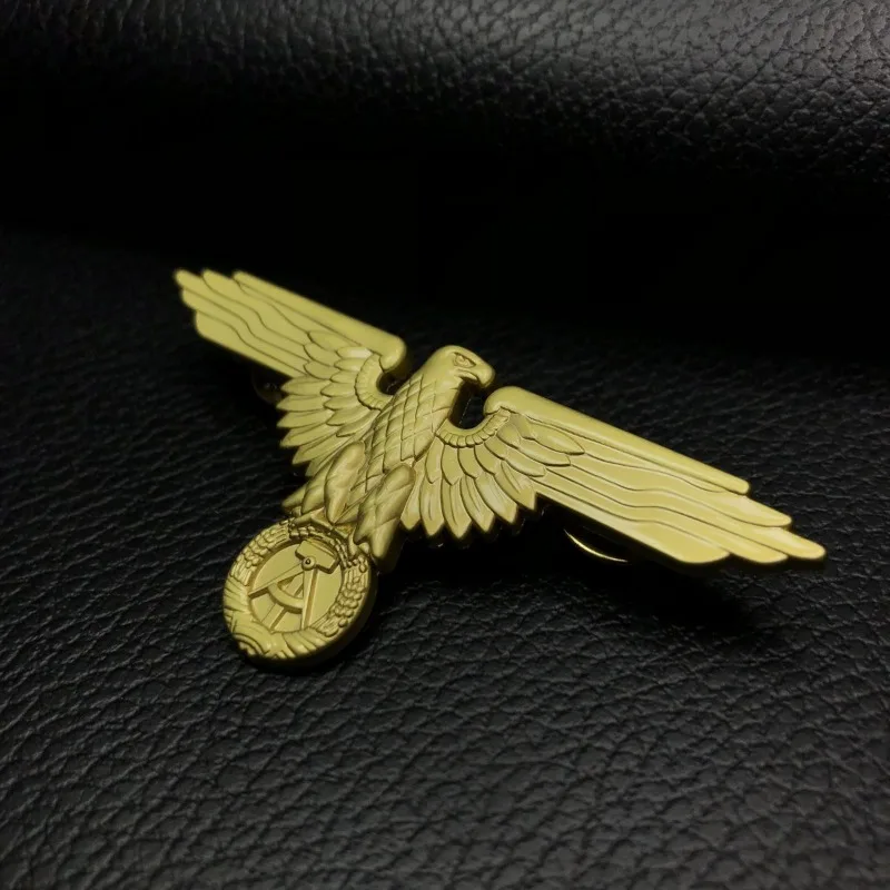 Retro Eagle badge metal decorative buckle badge accessories
