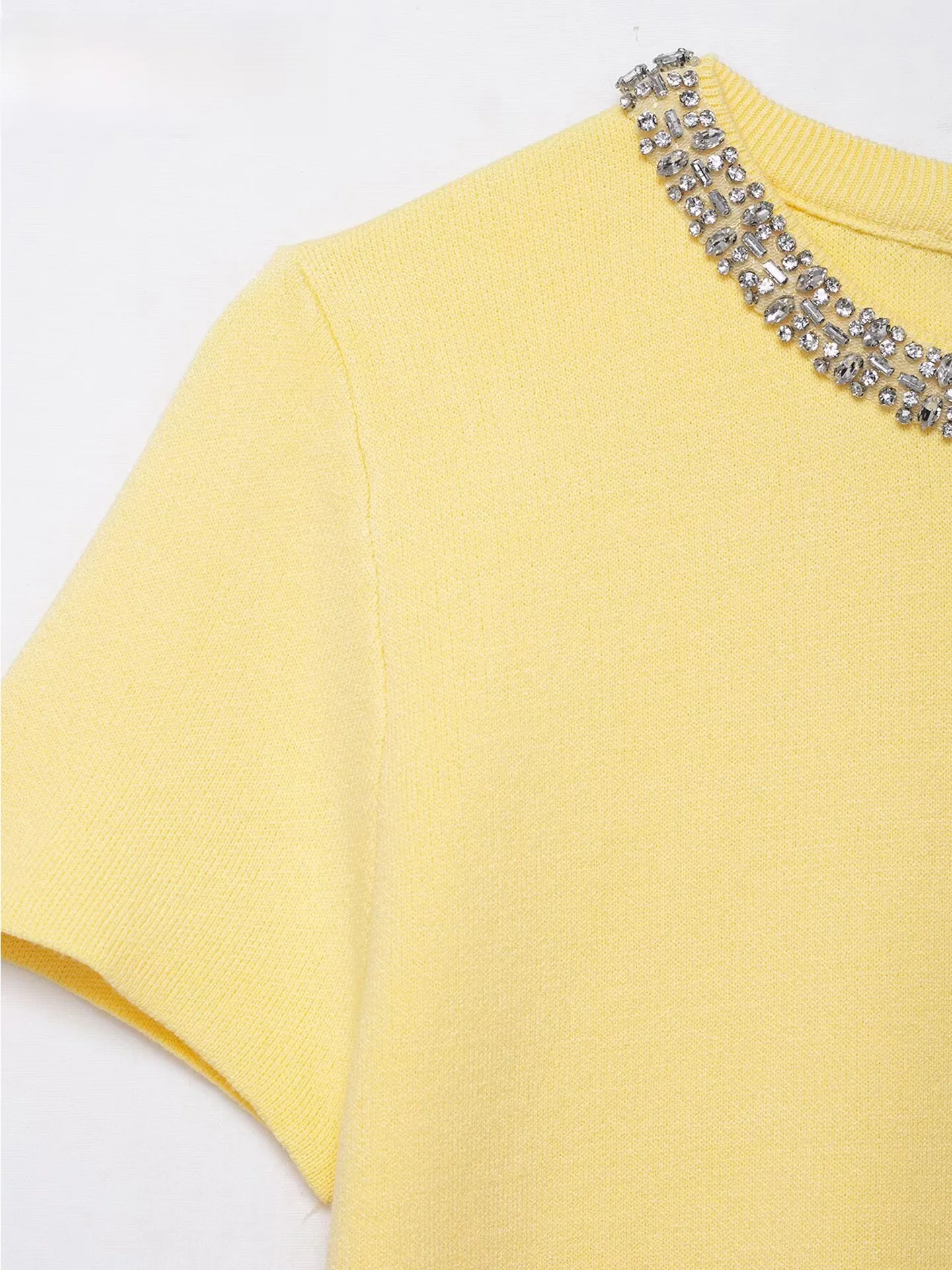 ZAPRHA Summer 2025 Women's Faionable Lightweight ort Sve round Ne Knitted  Jewelry Decoration Regular Fit