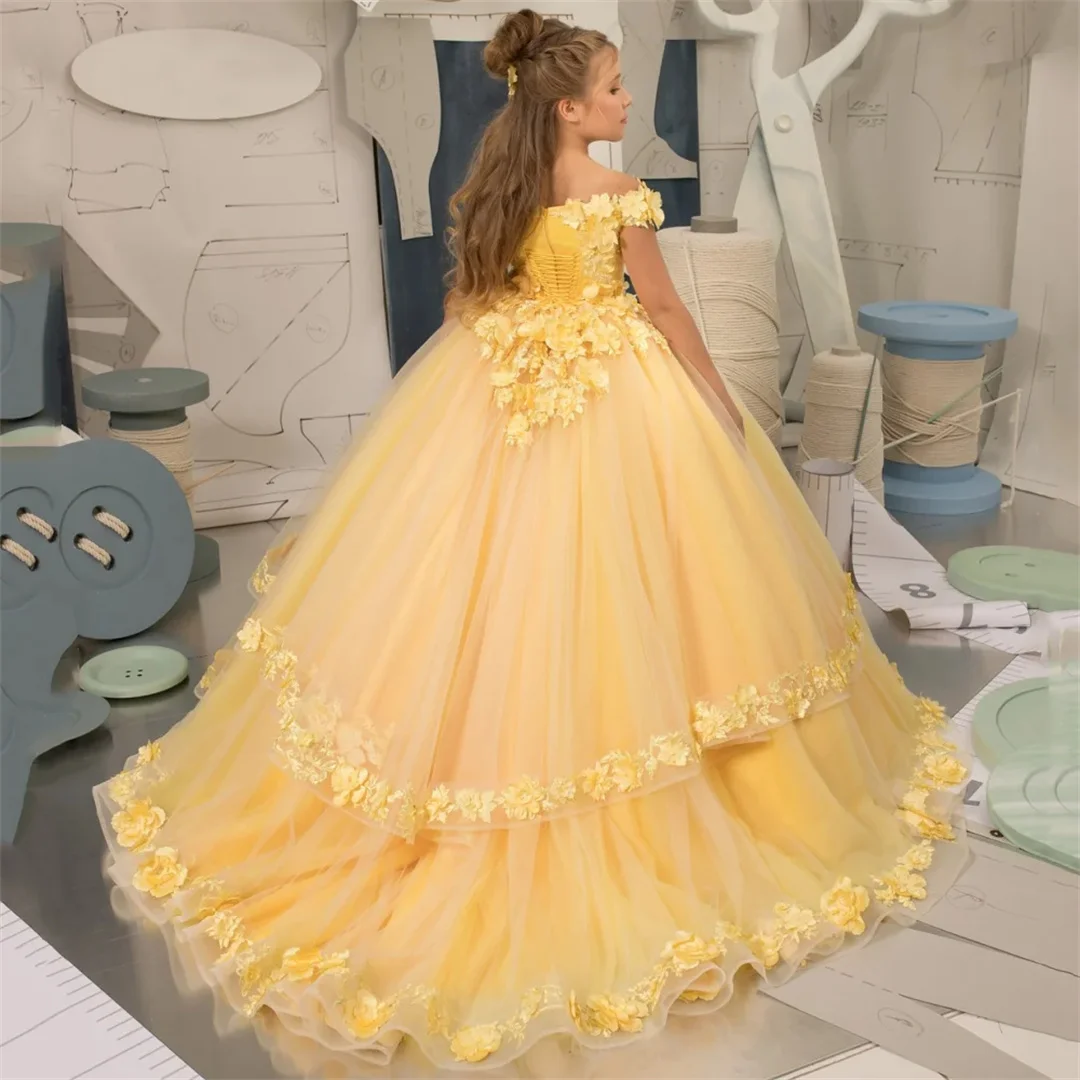 

Customized Yellow Flower Girl Dresses Tulle Tiered Appliques With Tailing Sleeveless For Wedding Birthday Party Banquet Gown