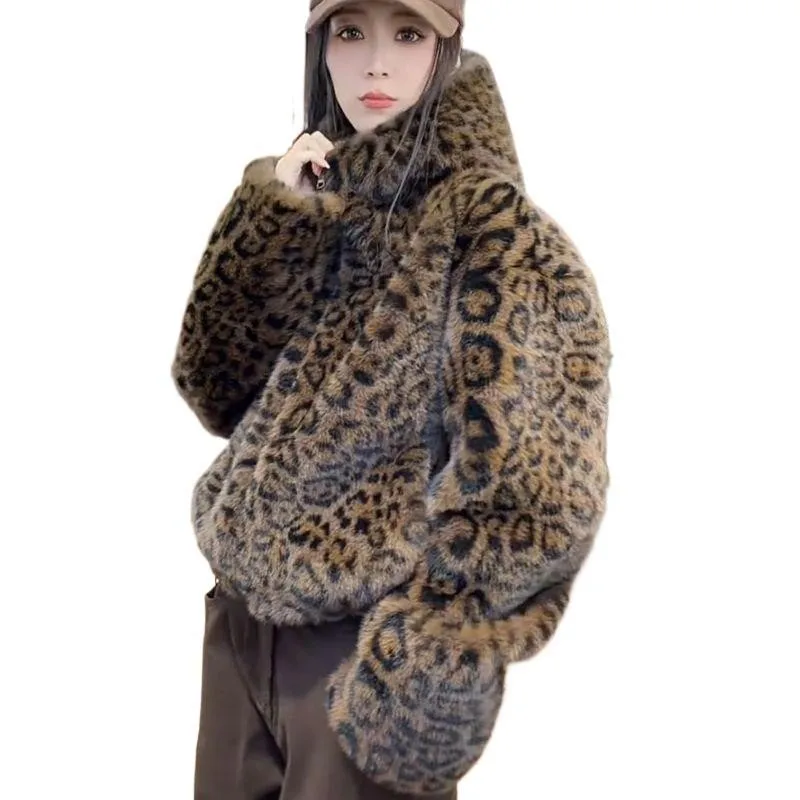 المعطف الصوفي الجديد فضفاض وخفيف قصير