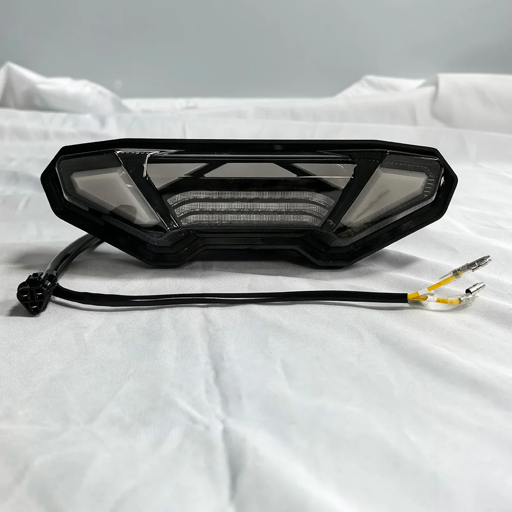 E24 For Yamaha FZ FJ MT 09 Tracer 900 GT MT 10 FZ 10 14-21 LED Taillight Brake Turn Signal Lamp Motorcycle Light 1RC-84700-01-00
