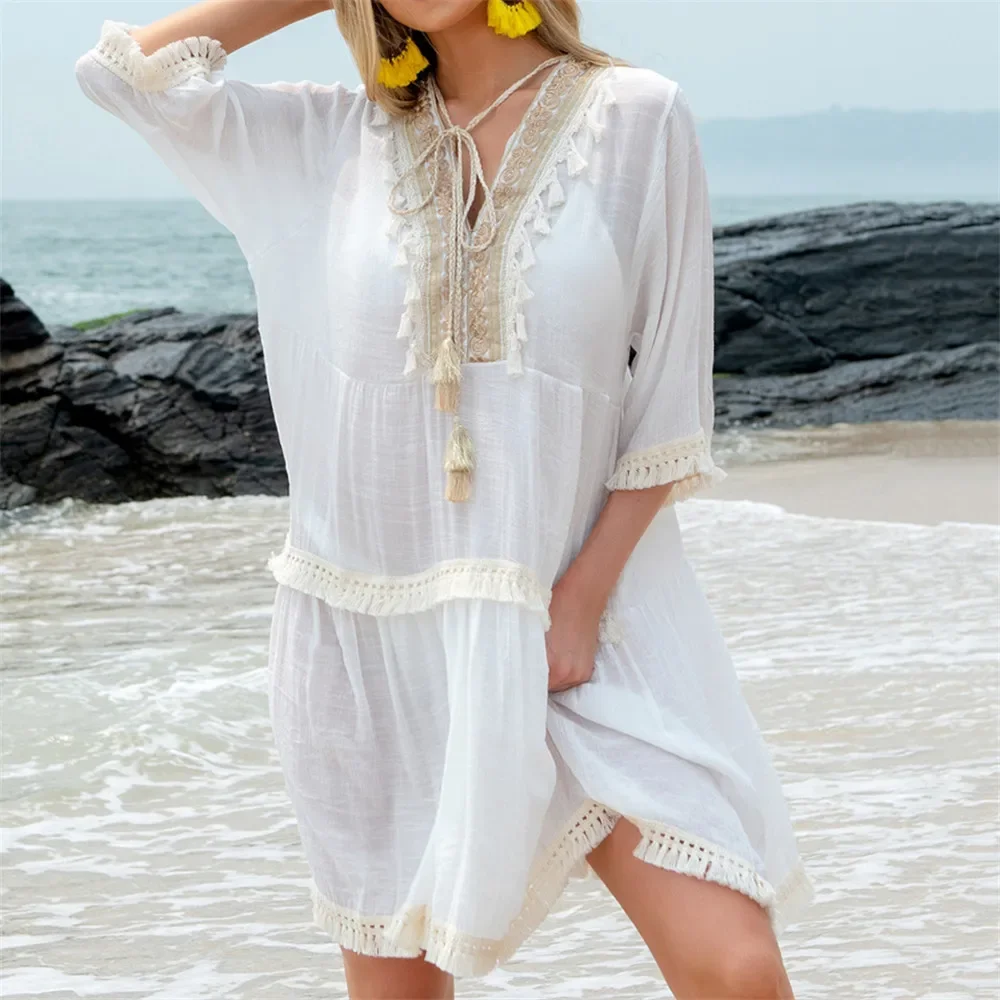 Robe de plage blanche en coton avec franges et franges, cover-up pour bikini, manches mi-longues, broderie bohème, col en V, vêtements de plage