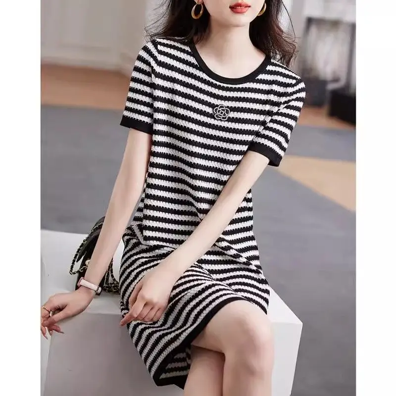 Robe élégante dames mode rayé t-shirt robe été tout-match Floral ample col rond manches courtes robe mi-longue robes pour femmes