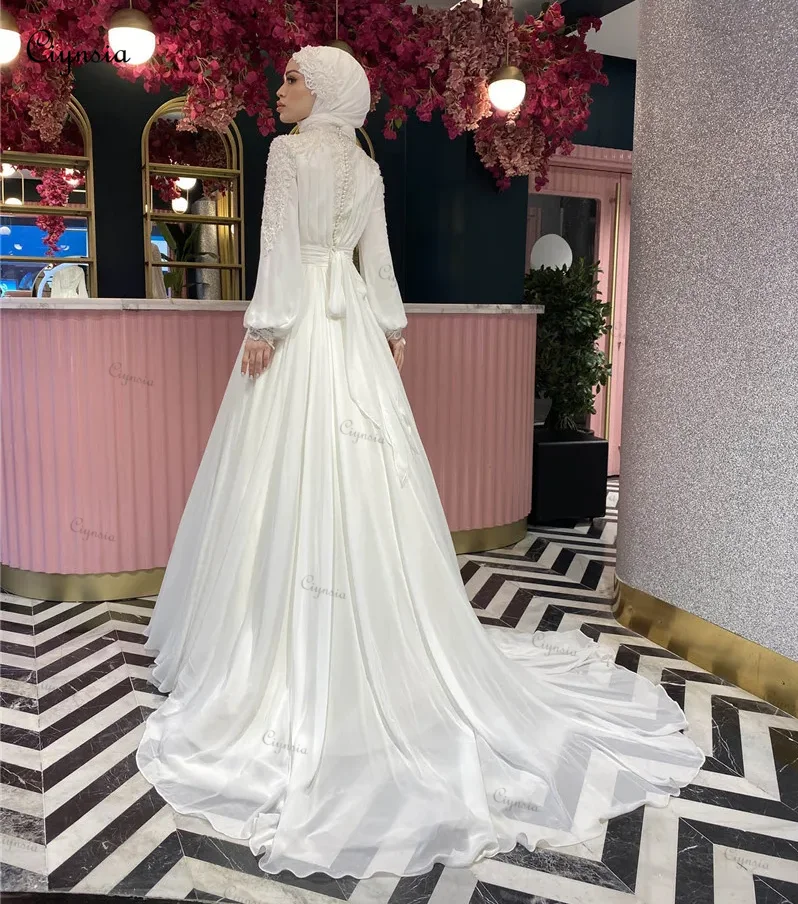 Ciynsia Arabskie Dubajskie Suknie Ślubne z Hidżabem w Kolorze Kości Słoniowej dla Kobiet Muzułmańskich z Wysokim Dekoltem, Suknie Ślubne z Długimi Rękawami, Koronkowe Szaty Ślubne 2025