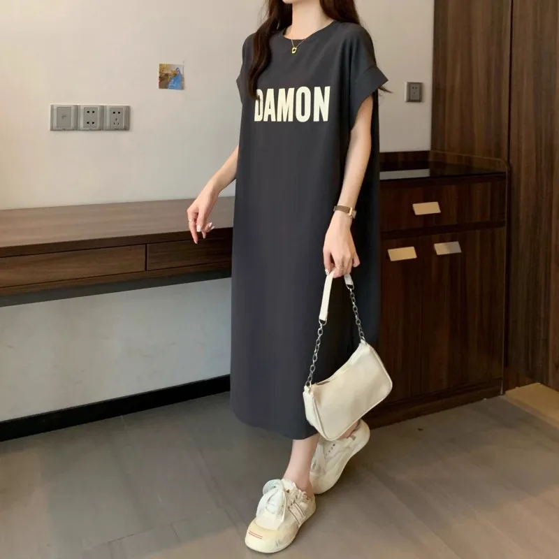 Sommer Kurzarm T-Shirt Kleid Frauen Lose Abnehmen Große Brief Drucken Casual Mid-Länge Über-Knie Fliegen hülse Kleid Trendy