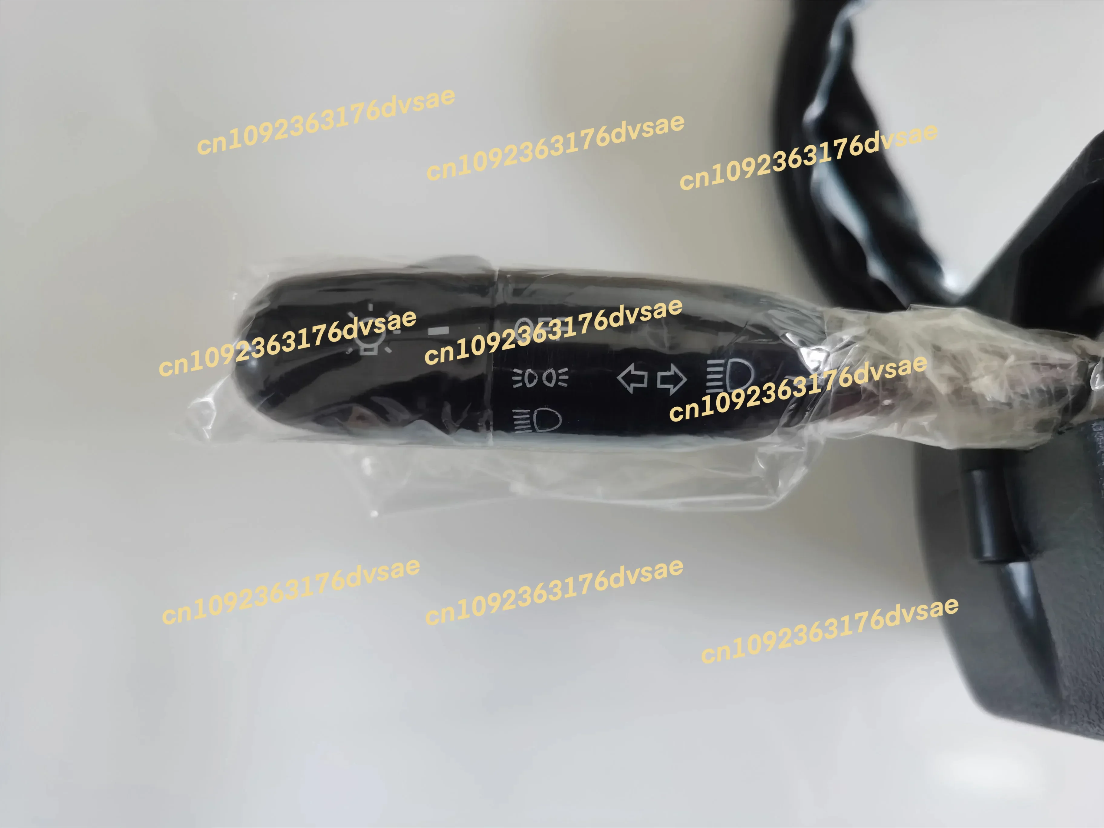 

2025Трактор TG1204/1254/1304/1354 Комбинированный переключатель в сборе, оригинальные детали