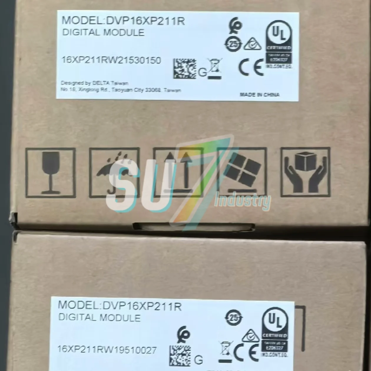 

DVP16XP211R DVP16XP211T New In box PLC Module