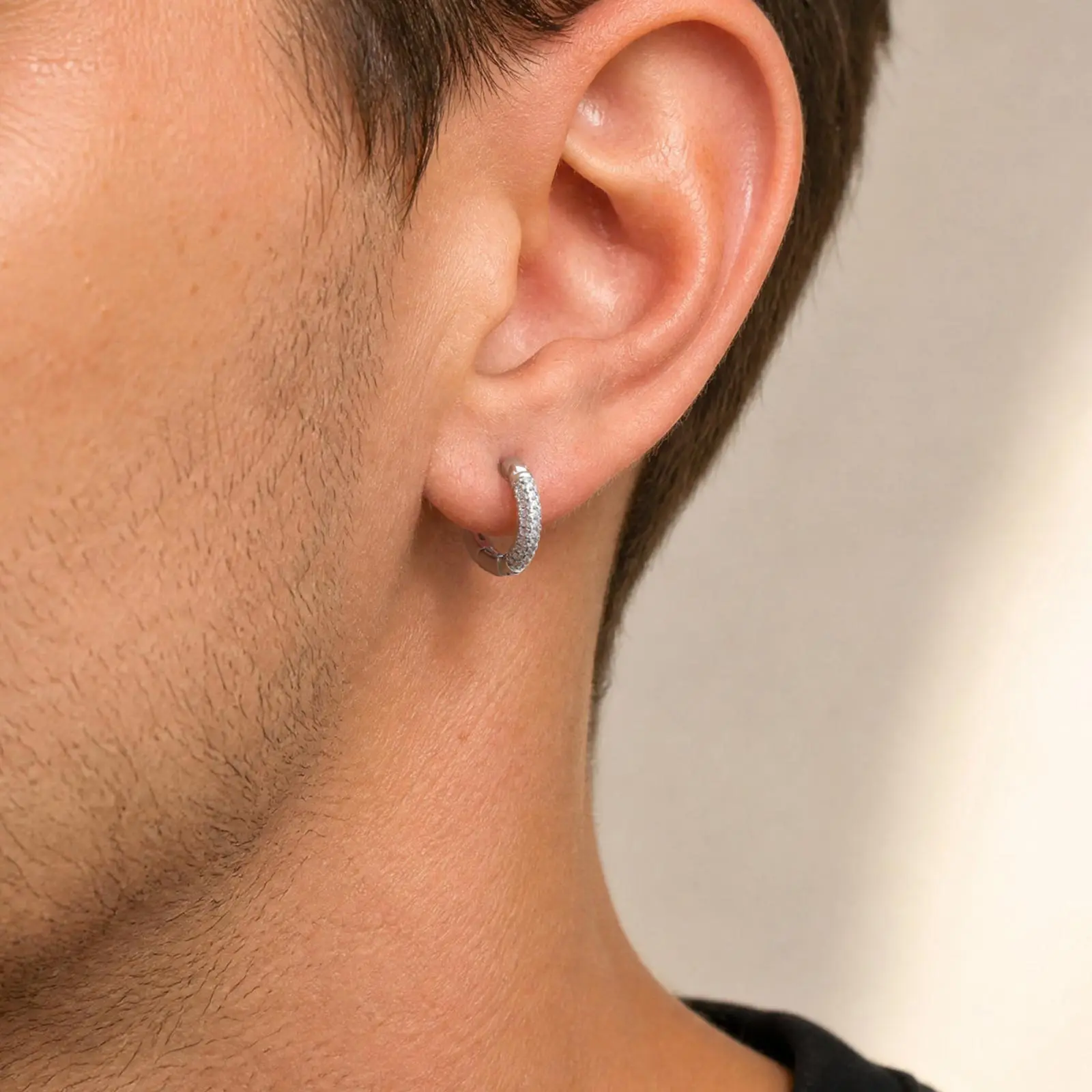 Kristall-Creolen für Männer, Trendige Zirkonia Runde Huggie-Ohrringe, Hip-Hop Piercing-Schmuck – Detail 2