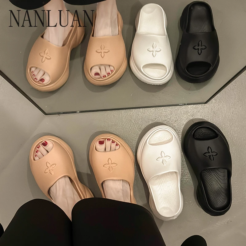 2024 Boutique Summer Thick-soled Hot-selling Women's Slippers Simple Solid Color Women's Shoes High-quality Sandals and Slippers