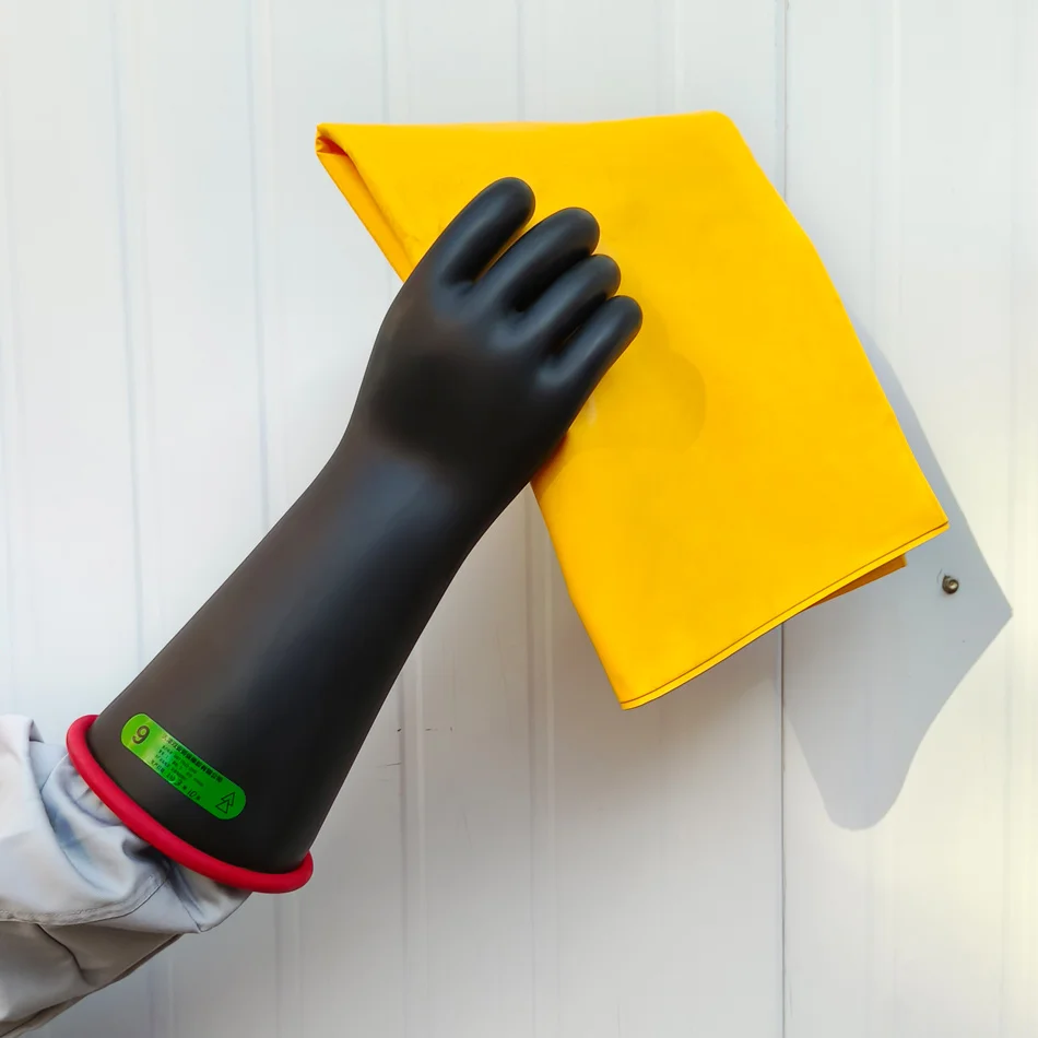 Guanti isolanti elettrici in lattice nero grado 202503 Lunghezza 410 mm Tensione di prova 30KV Tensione di lavoro 20kV Funzione antiscivolo