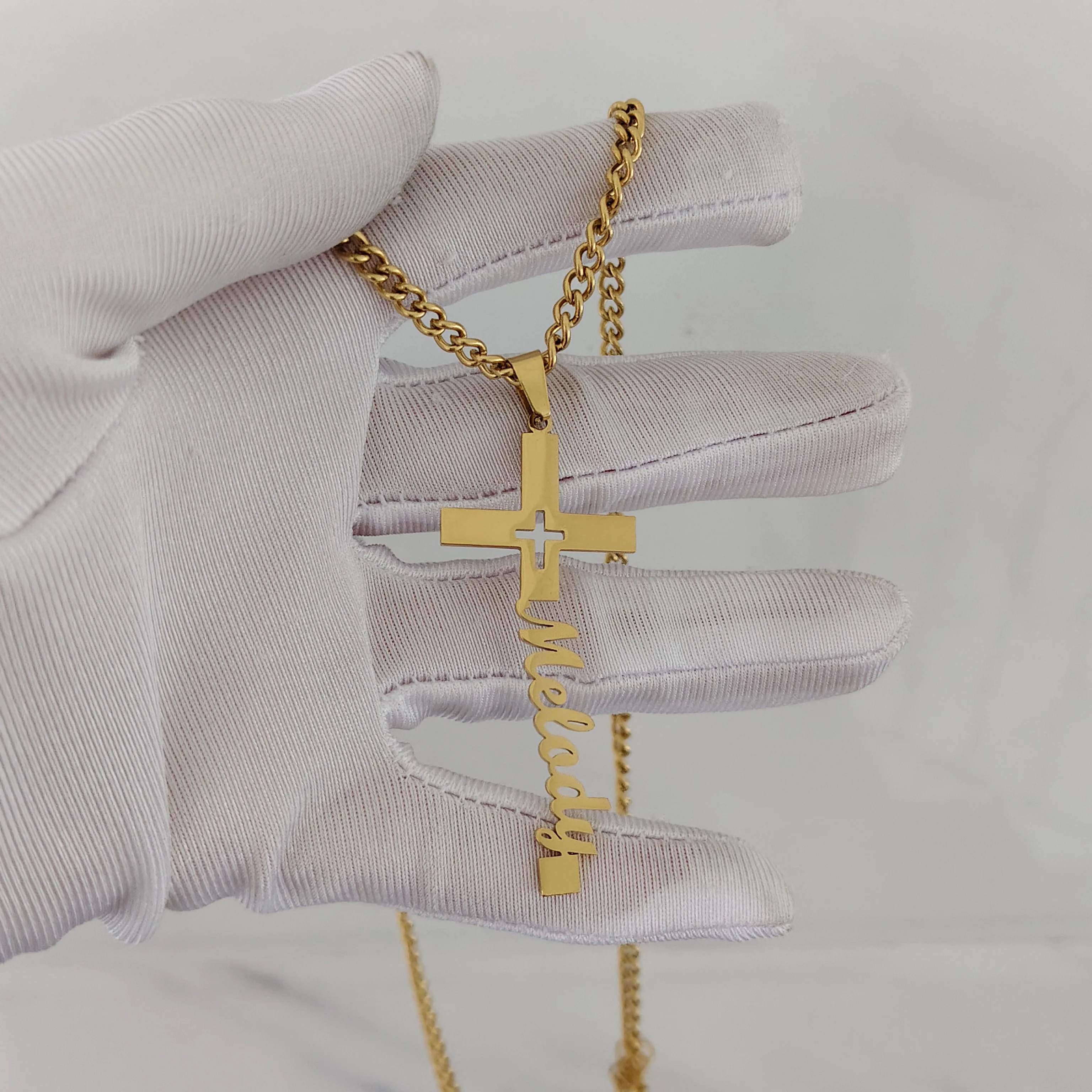 DHQH Neue Großhandel Angepasst Name Kreuz Halskette Personalisierte Brief Kreuz Muster Halskette Valentinstag Geschenk Für Sie/uh