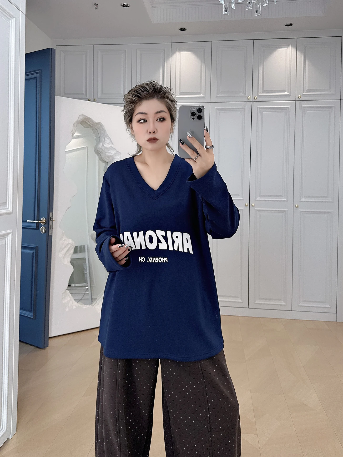 

Trendy American plus Size Women's Loose Versatile Long Sve V-Ne Base irt 200 Pou Fat MM Brued Bot irt