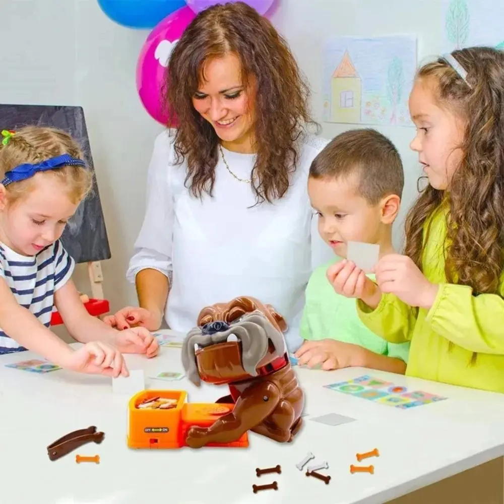 Giochi di plastica Flake Out Bad Dog Gioco da tavolo per cani elettrici multifunzionali Decorazioni artigianali Simulazione Morso di dito Gioco spaventoso