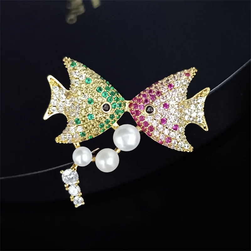 OKILY Zircon Freshwater Pearl Bubble Kissing Small Fish Brooch Exquisite Animal Broochpins Pendant Dual-purpose Female Accessory