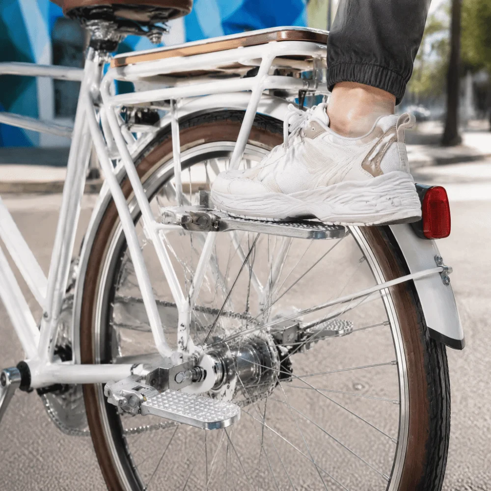 Silver Foot Pegs Aluminium Alloy Foldable Motorcycle Footrest Pegs Bike Footpegs for Electric / Mountain / Road Bikes