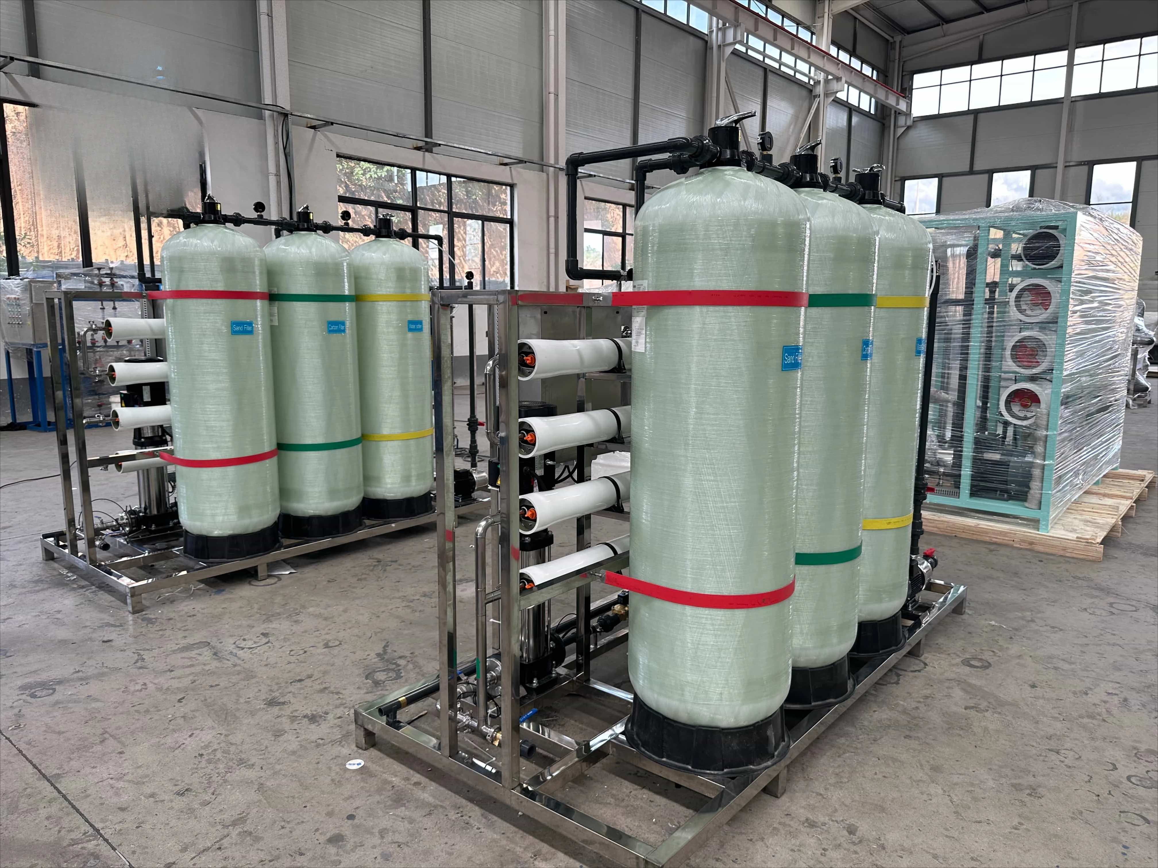 يتم استخدام المعدات لإنتاج مياه الشرب. RO فلتر مياه التناضح العكسي ومعالجة المياه النقية #2