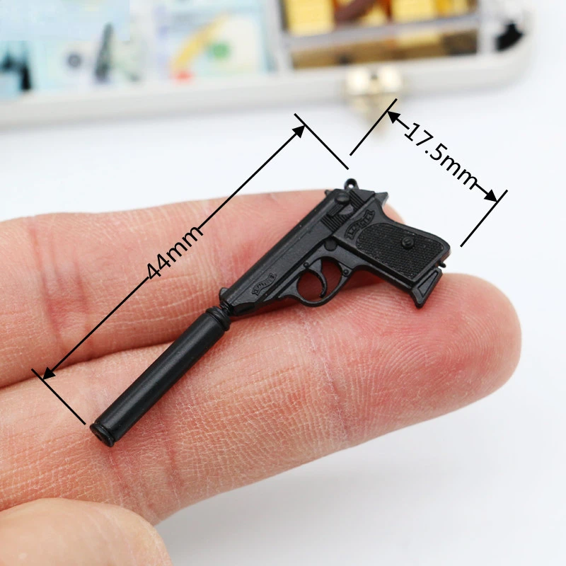 Modelo de pistola en miniatura, accesorios de simulación de Metal para muñecas, figuritas de casa de muñecas, Escena de soldado, accesorios de