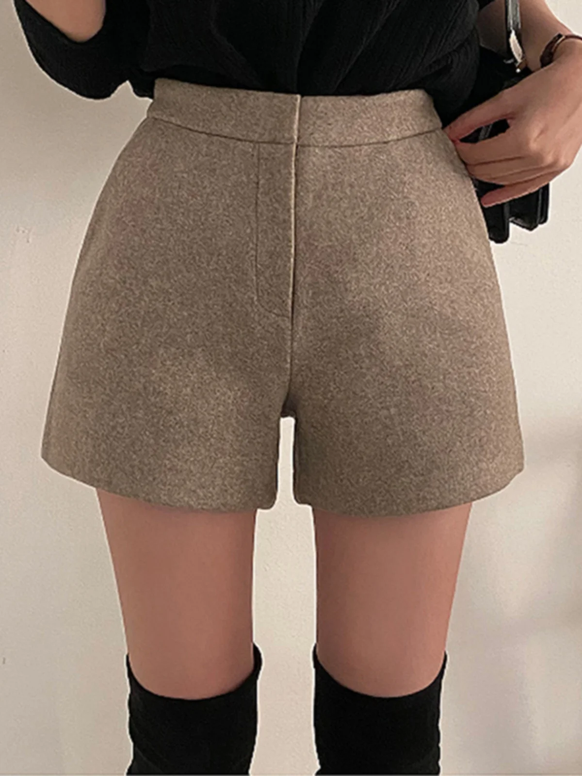 Gray High Waist Thickened Woolen Short Pants Women Winter Outerwear Casual Wide Leg Boot Cut Pants New 2023 Fashion Versatile