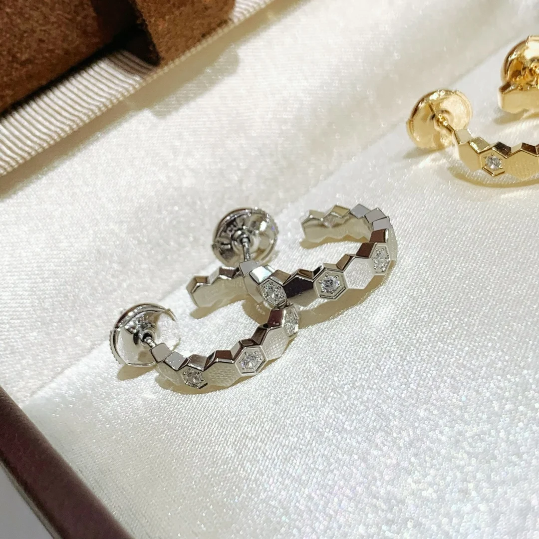 S 925 sterling silver diamond inlaid craft honeycomb shaped advanced electroplating 18K gold women's earrings．my love gift