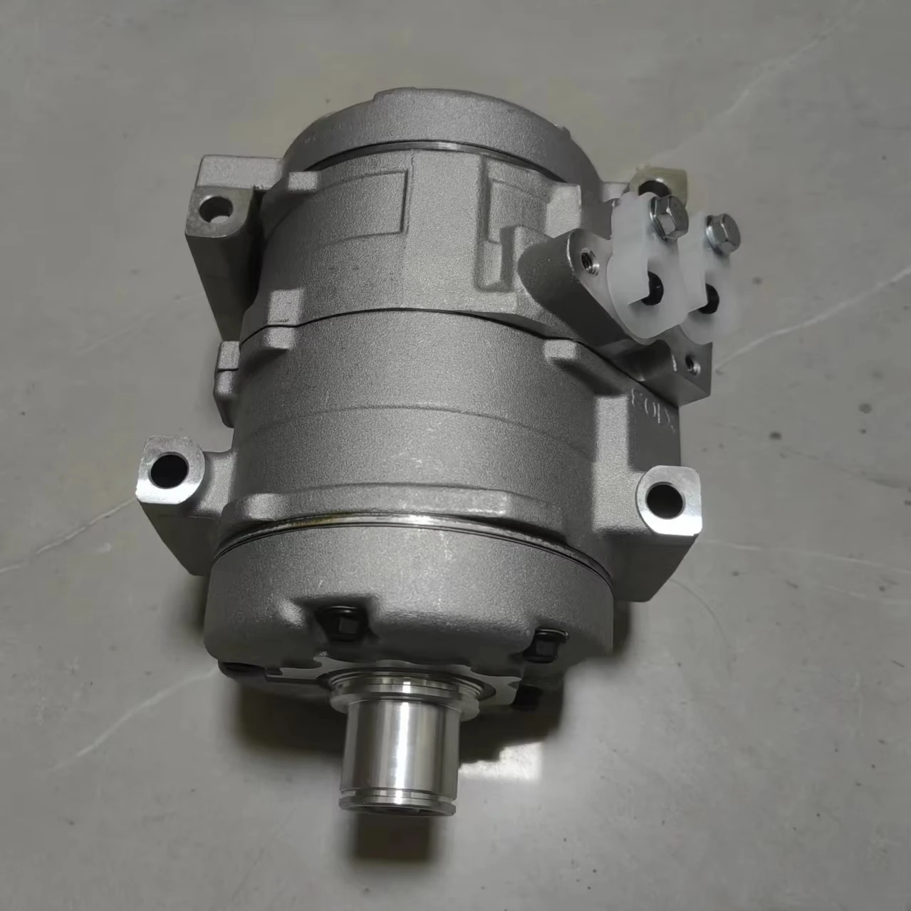 

HIGH QUALITY AUTO PARTS AC COMPRESSOR 88320-6A230 88320-6A250 for LANDCRUISER FZJ71 HZJ71 HZJ79