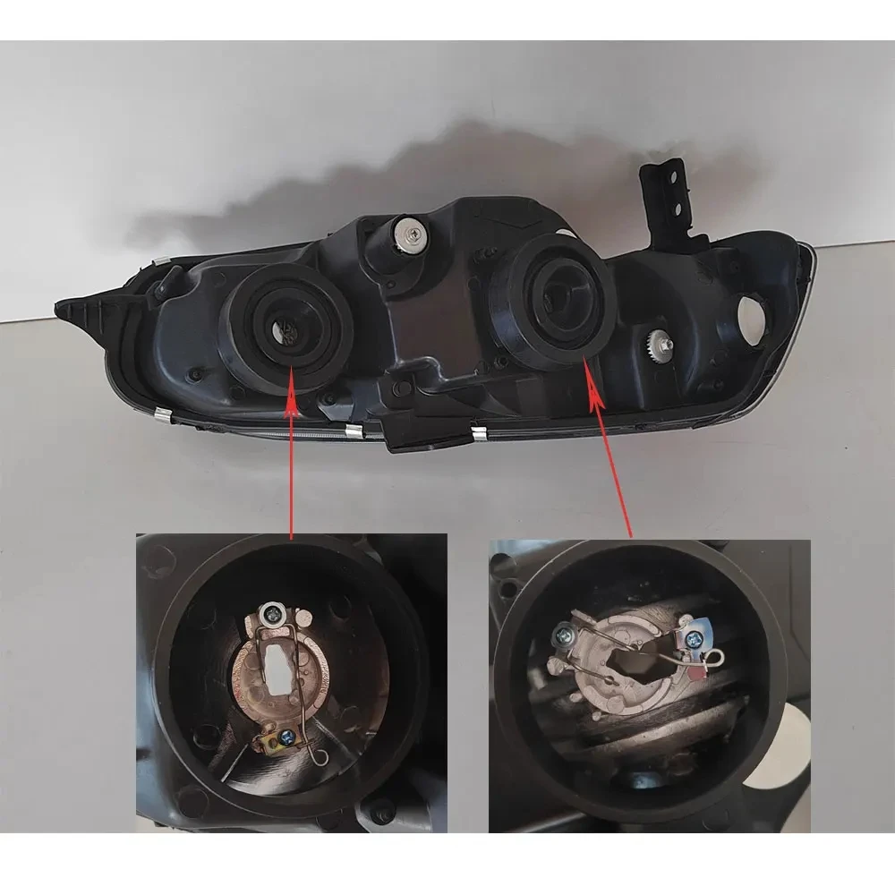 A Pair Car Headligh…