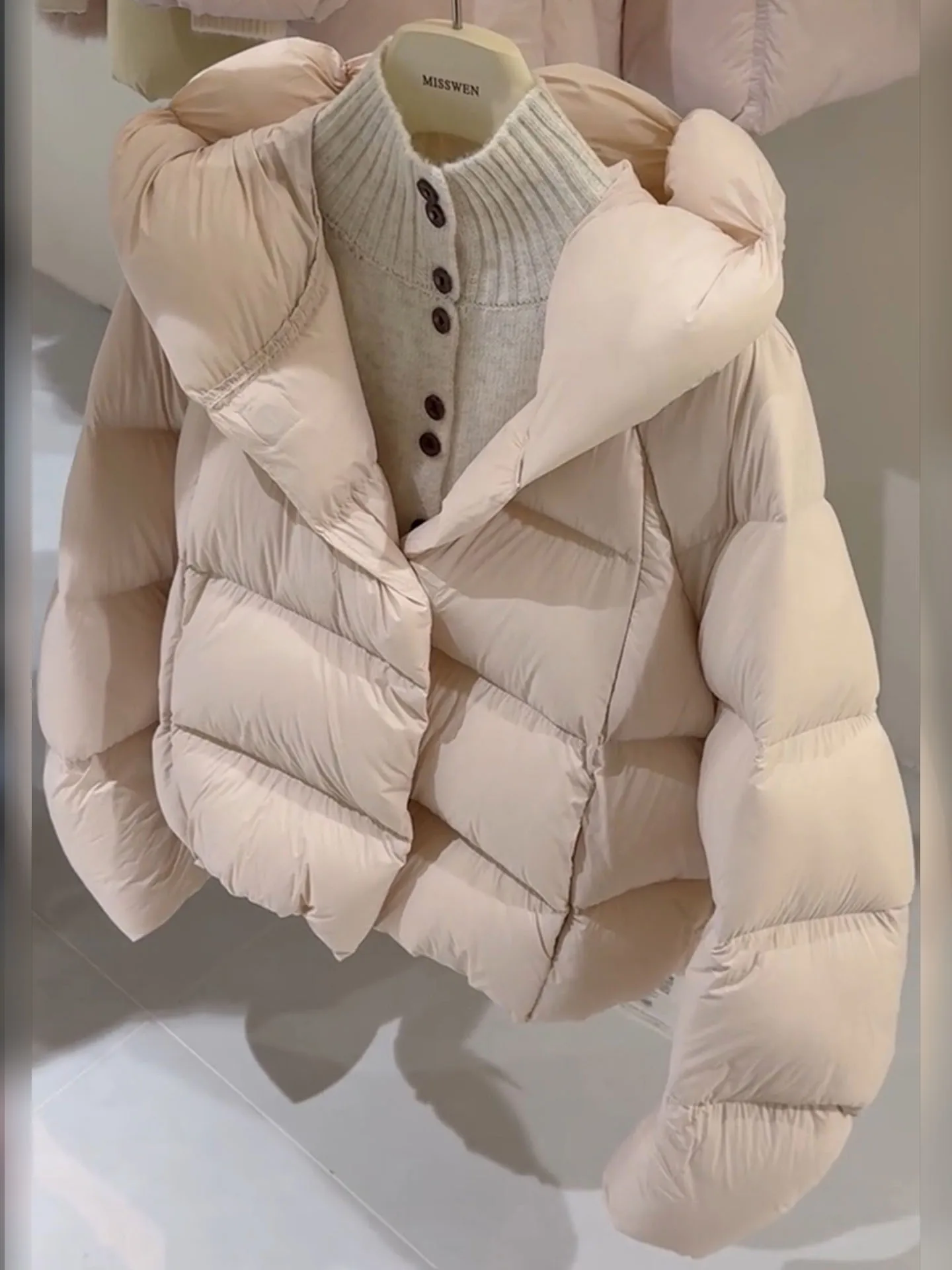 Coreano sle ort puffer jaet inverno feminino 2025 novo casaco de pão de nuvem de alta calor com capuz du para baixo outerwear
