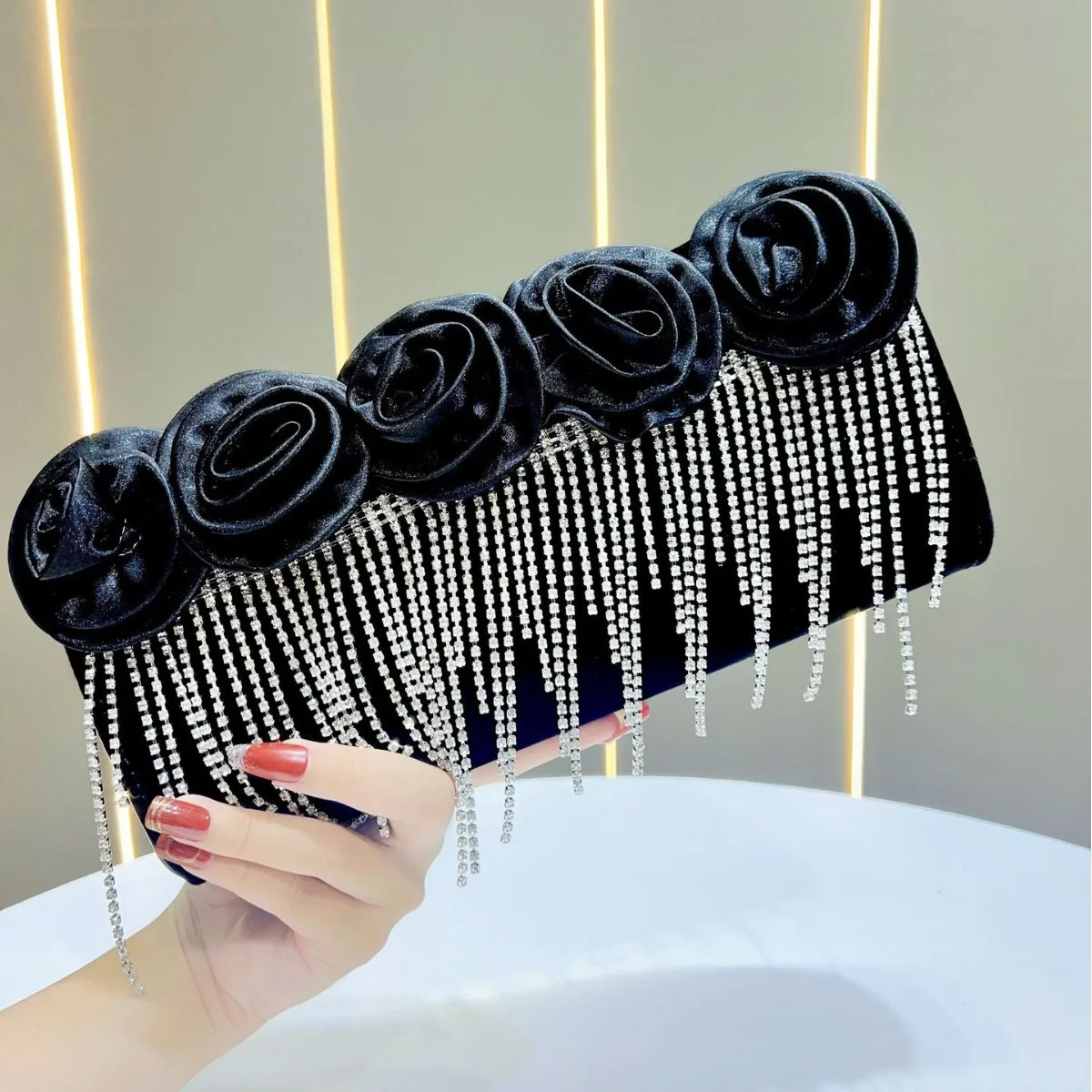 

Роскошная роза с цветочным принтом ручной работы и кисточками, блестящая сумочка со стразами, новинка 2025 года, вечерняя сумка с лепестками, модный маленький аромат