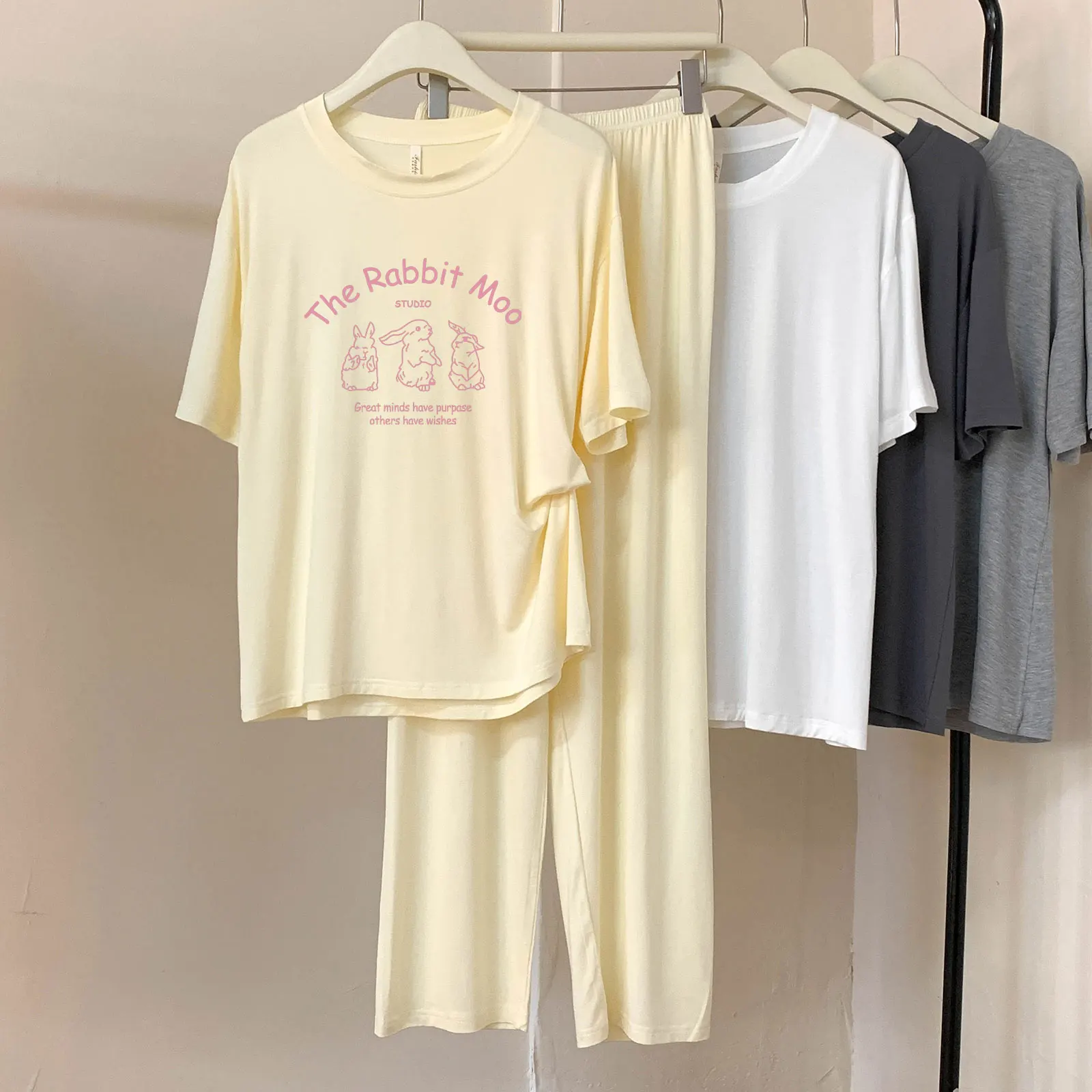 Dc131 модальные брюки с короткими рукавами, пижамы для женщин, милый и милый летний комплект 2025, новый повседневный комплект домашней одежды