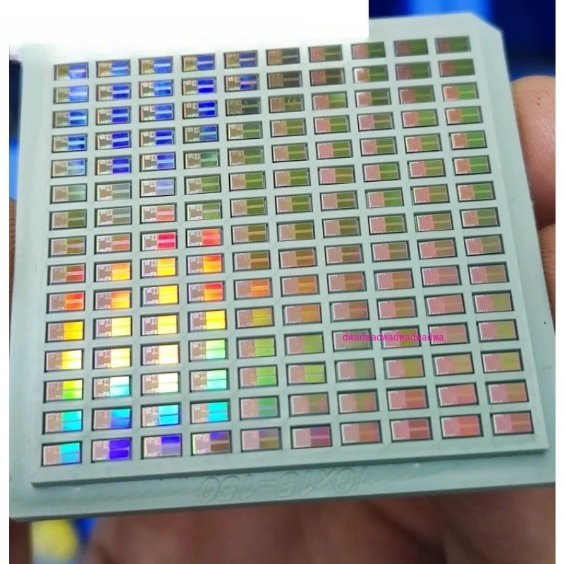 

Голые чипсы, которые можно склеить, голые чипсы с паяльными подушечками, чипсы, которые можно разрезать в силиконовые пластины.