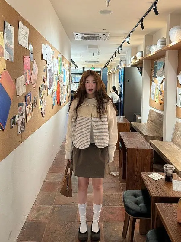 

Cute Korean Sle Girls' Svel Vest Top Loose Fit Striped Outerwear Spring New Arrival Faionable Casual Knitted Sweater