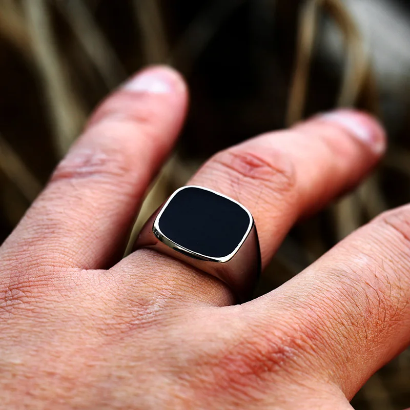 Retro Flat Square Black Glass Onyx Ring For Men Classic Metal Designer Ring Handmade Jewelry Rock Hiphop Accessories Unisex Gift