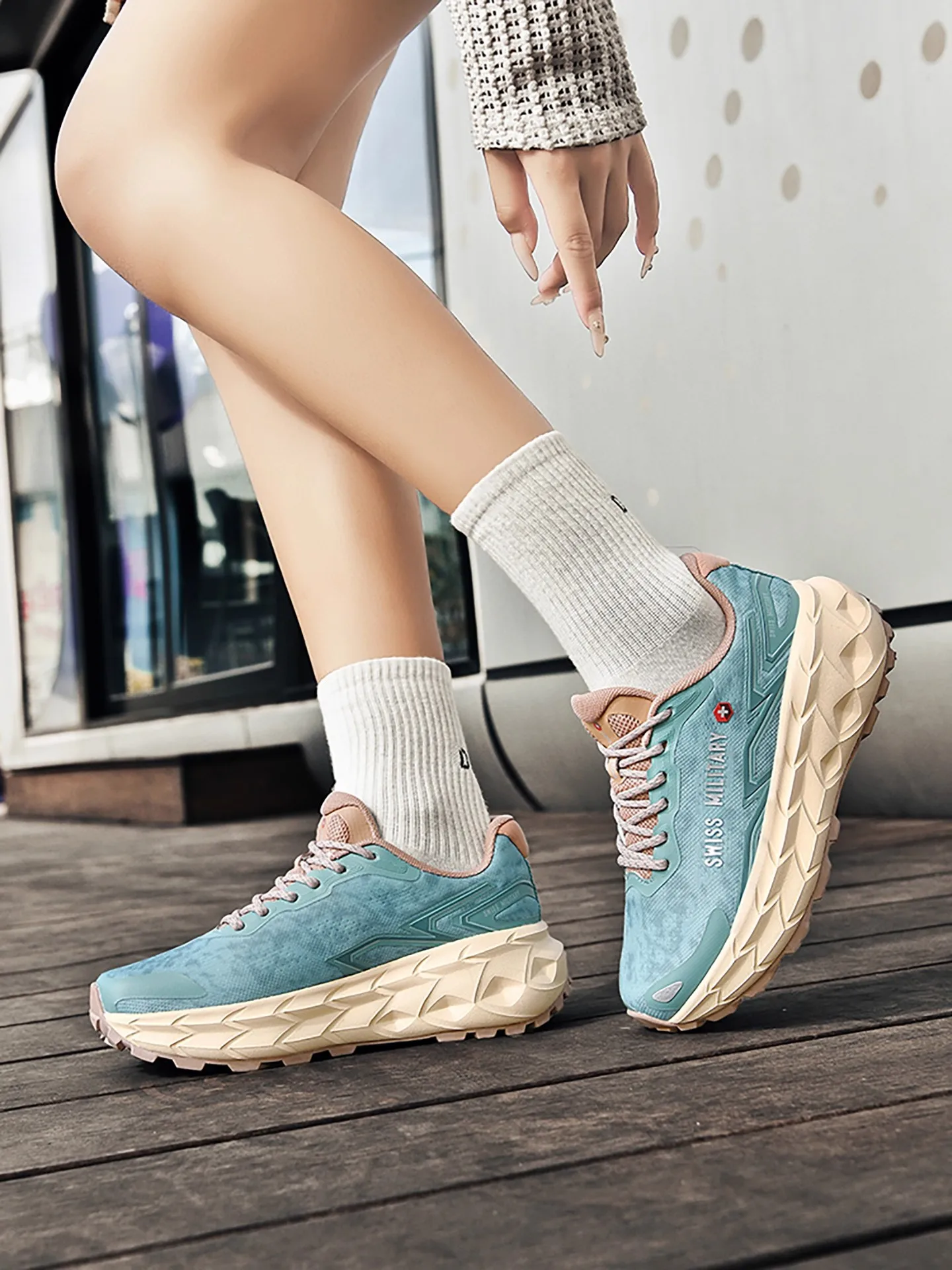 

New Summer Bestseller Lightweight Breathable Walking Shoes Slip-Resistant and Wear-Resistant Design Grip-Enhanced Walking Shoes