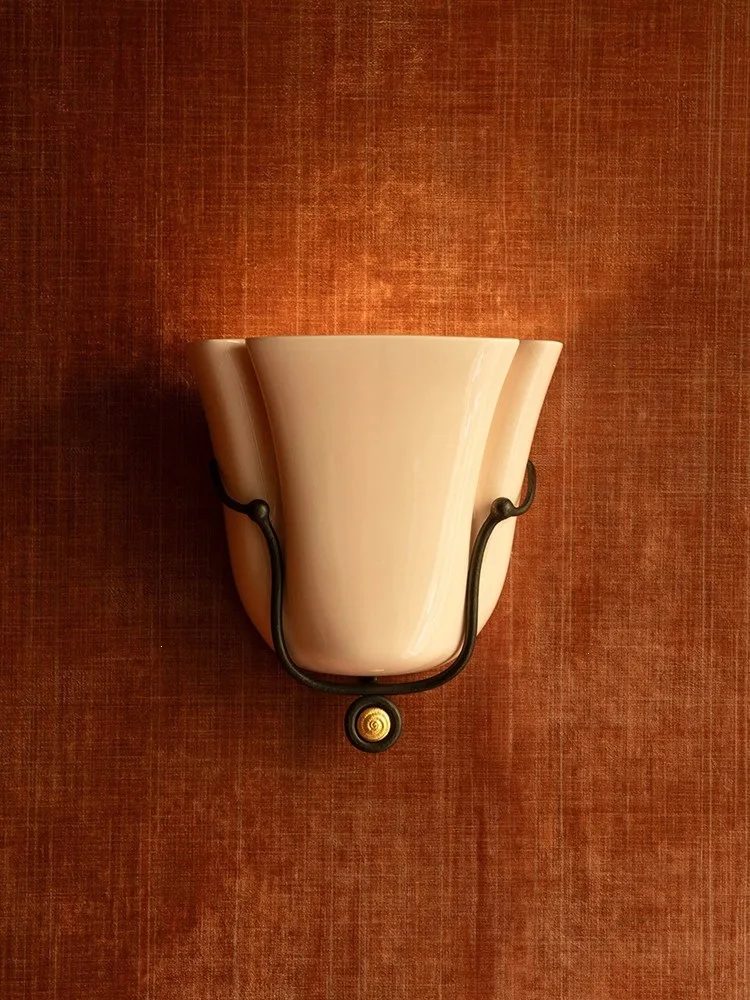 Vintage Ceramic Wall Sconce Retro Cream Wall Lamp Black Metal Bracket Wall Light for Bedroom Living Room Hotel Hallway Decor
