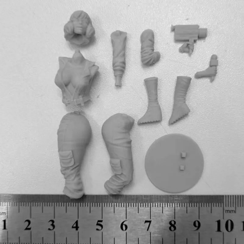 1/24 Cartoon Characters Resin Figure 3d Printing Model Kit Hobby Miniature Female Journalist April O\'Neil Unassembled Unpainted