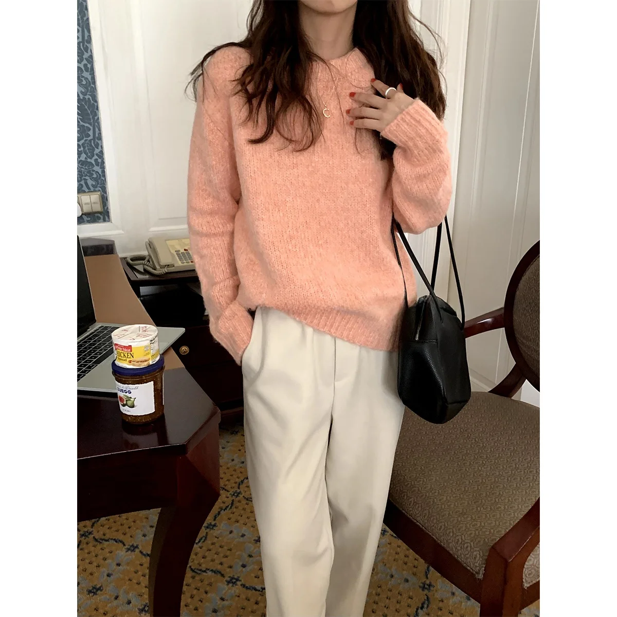 

Женский розовый вязаный свитер PiJiUu свободного кроя в стиле «lazy» для осени и зимы, новинка, удобный крой...