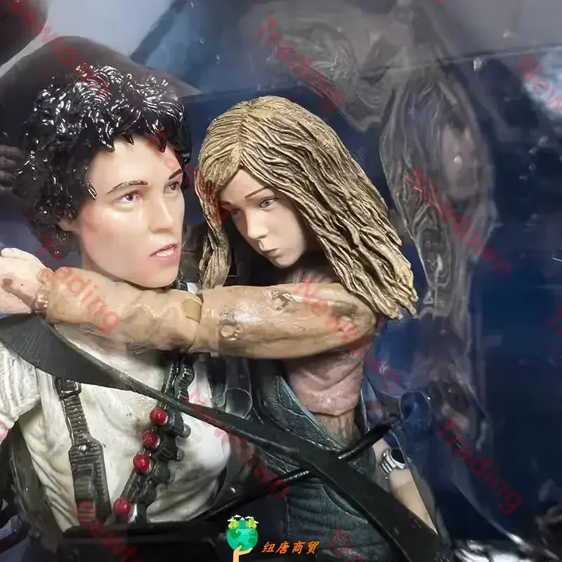 W magazynie Figurka akcji Lt Ellen Ripley Newt Giger Alien 2 Facehugger Alien Predator Series Figurka akcji Kolekcja zabawek Prezent
